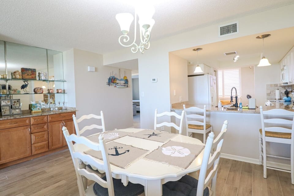 St. Augustine Beach Rentals Dining Room