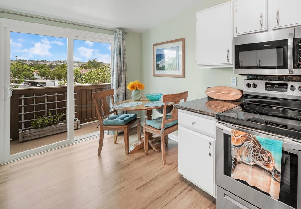 BREAKFAST NOOK