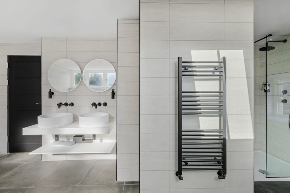Walk in shower, heated towel rail - Provident Suite