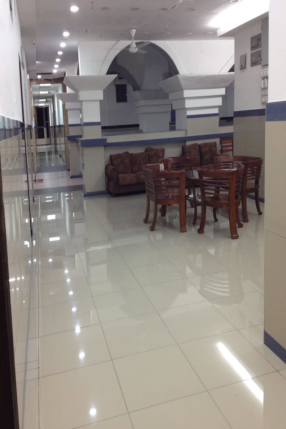 Lobby lounge