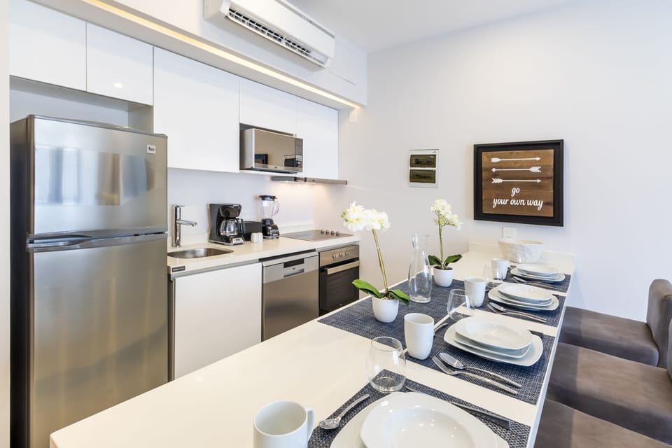 City Apartment | Private kitchen | Fridge, microwave, oven, dishwasher