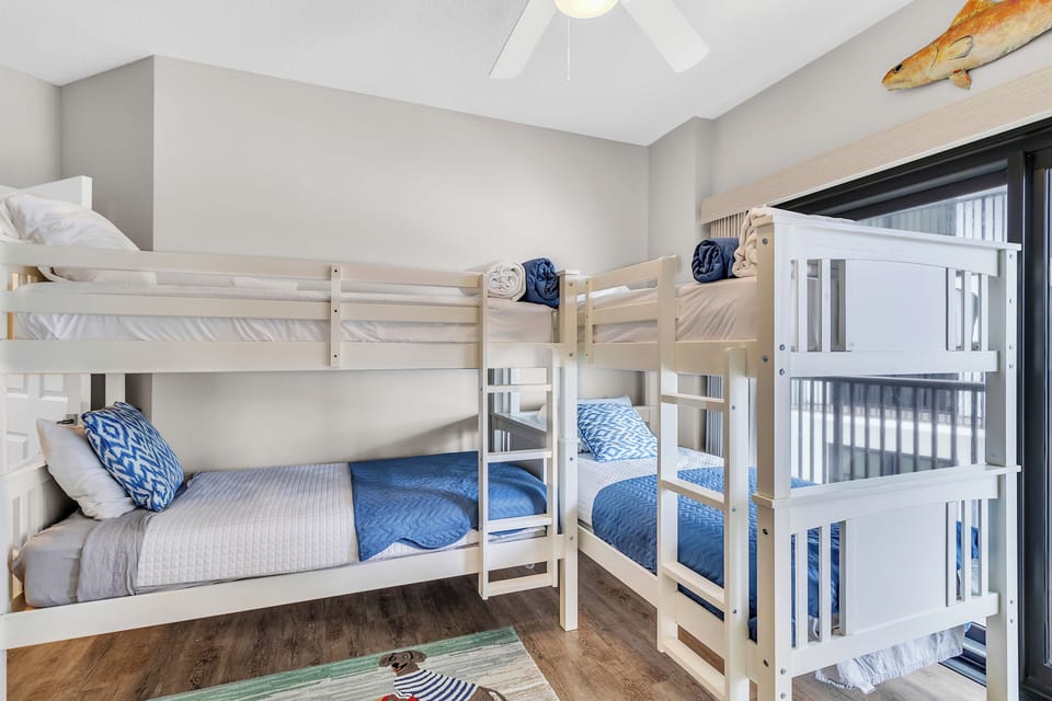 The Palms 8th Floor Penthouse. 3 bedrooms 3 bathrooms, sleeps 8. Managed by Island Rentals