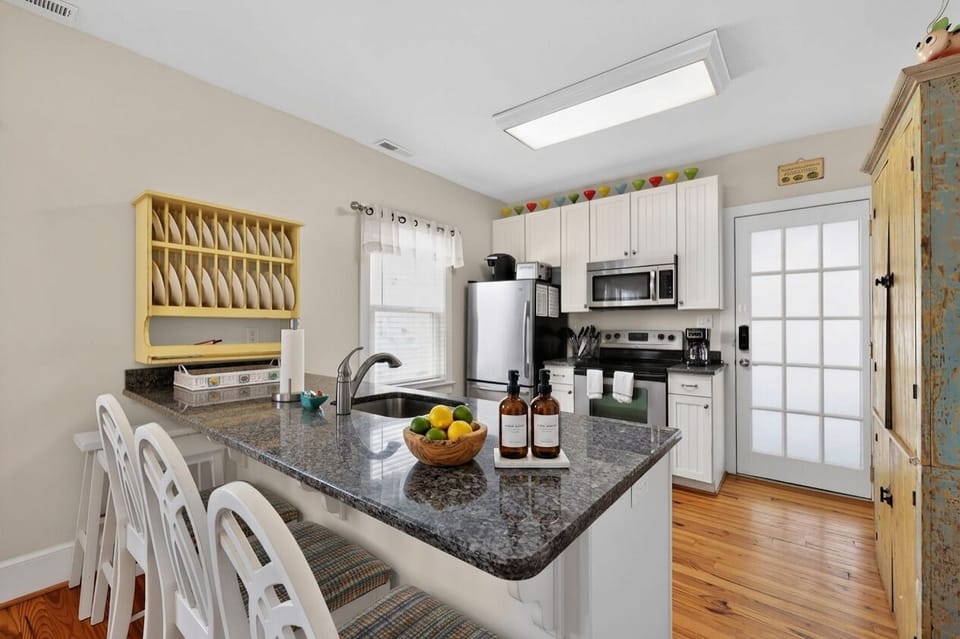 Full kitchen with microwave