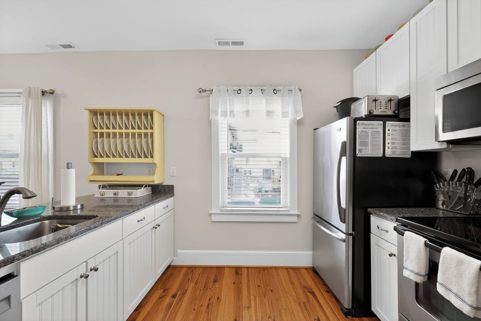 Full kitchen with dishwasher
