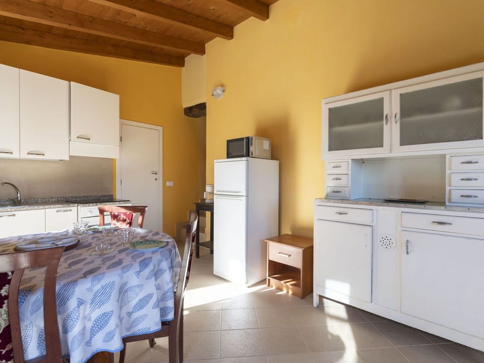 Cabinetry, Furniture, Property, Countertop, Kitchen, Building, Drawer, Wood, Home Appliance, Interior Design