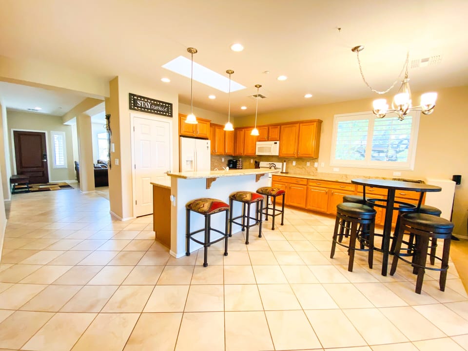 Kitchen with bar top