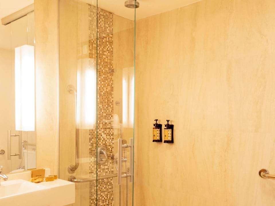 Standard Apartment, 1 Double Bed (Accessible) | Premium bedding, minibar, in-room safe, desk
