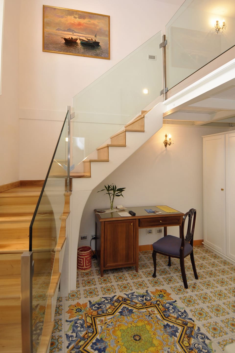 Classic Double Room | Minibar, in-room safe, desk, laptop workspace
