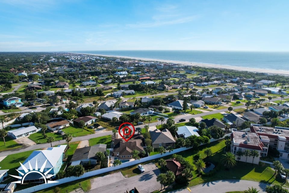 Surfs Up - Short walk to beach with private access