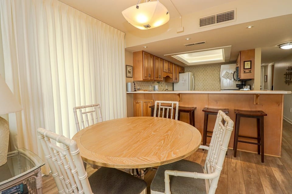 St. Augustine Beach Rentals Dining Room