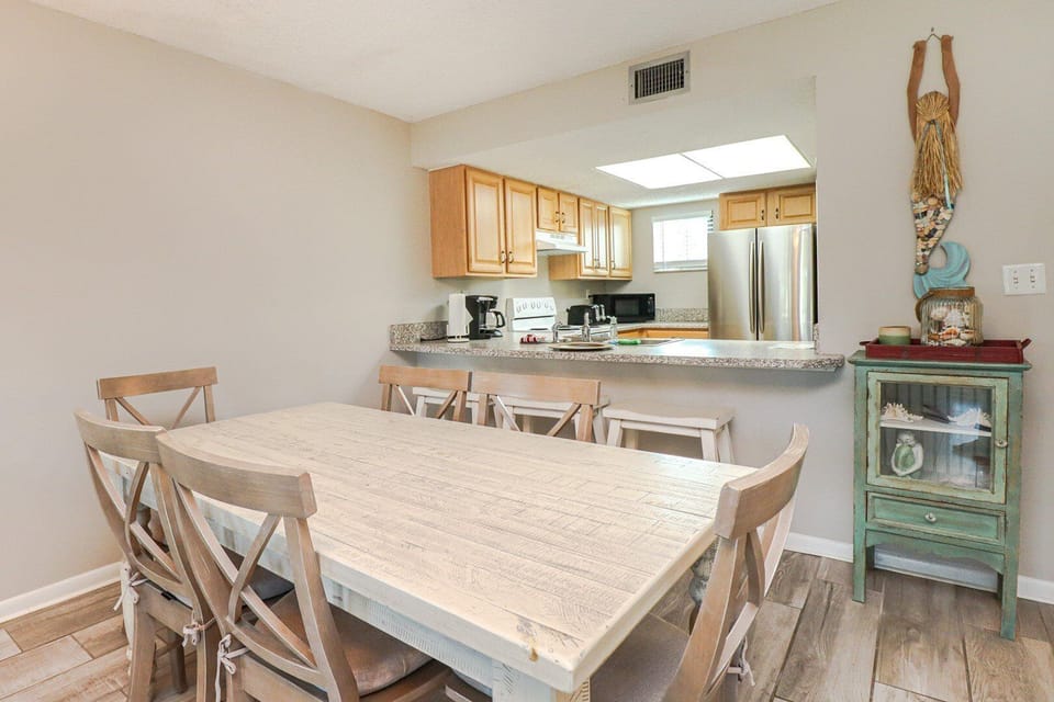 St. Augustine Beach Rentals Dining Room