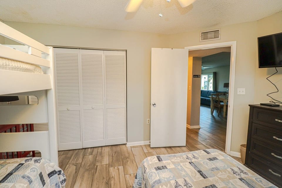 St. Augustine Beach Rentals Guest Bedroom