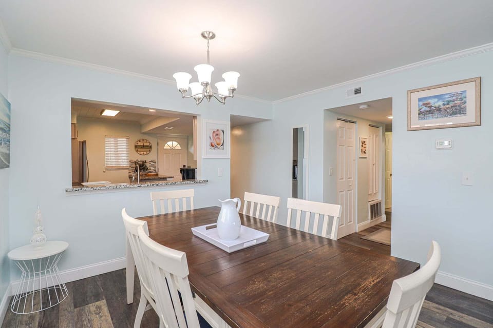St. Augustine Beach Rentals Dining Room