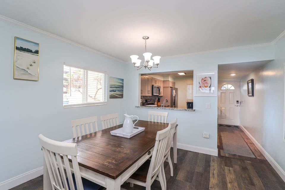 St. Augustine Beach Rentals Dining Room