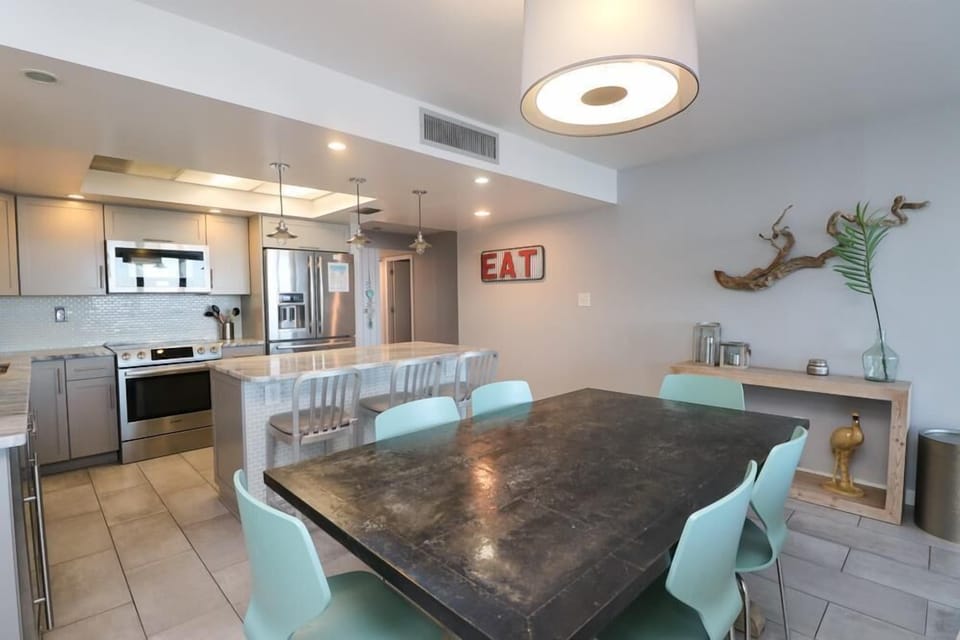 St. Augustine Beach Rentals Dining Room