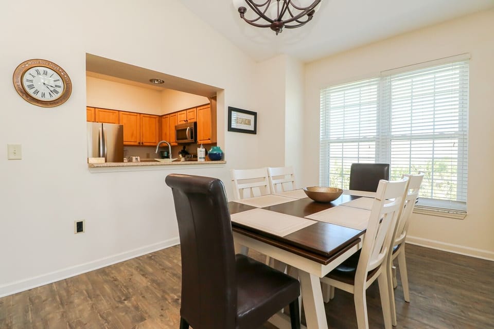 St. Augustine Beach Rentals Dining Room