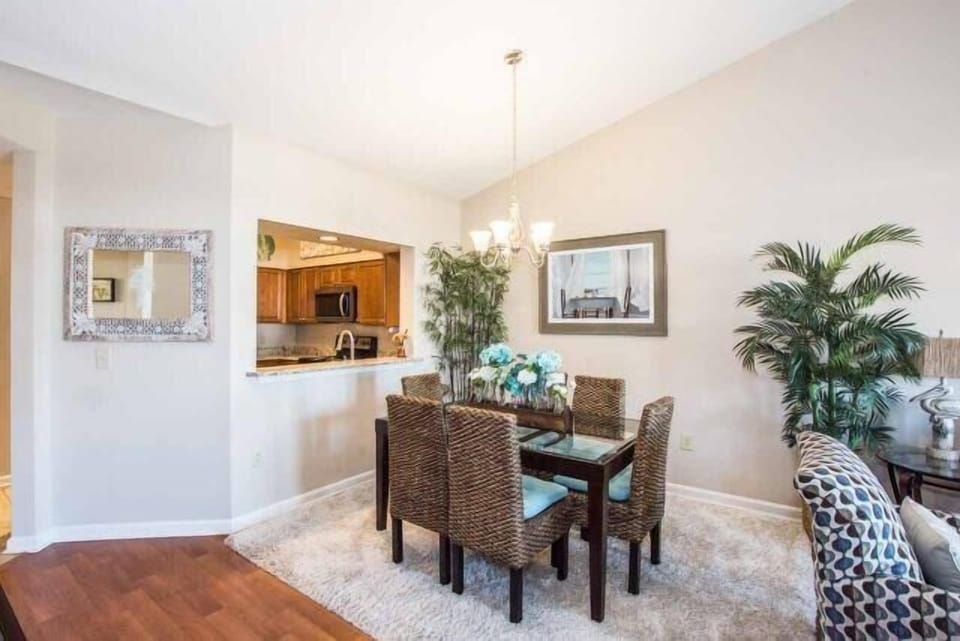 St. Augustine Beach Rentals Dining Area