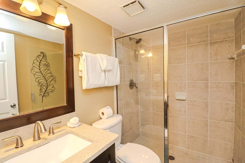 St. Augustine Beach Rentals Guest Bathroom