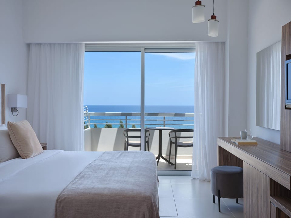Junior Suite Sea View | Hypo-allergenic bedding, free WiFi, bed sheets