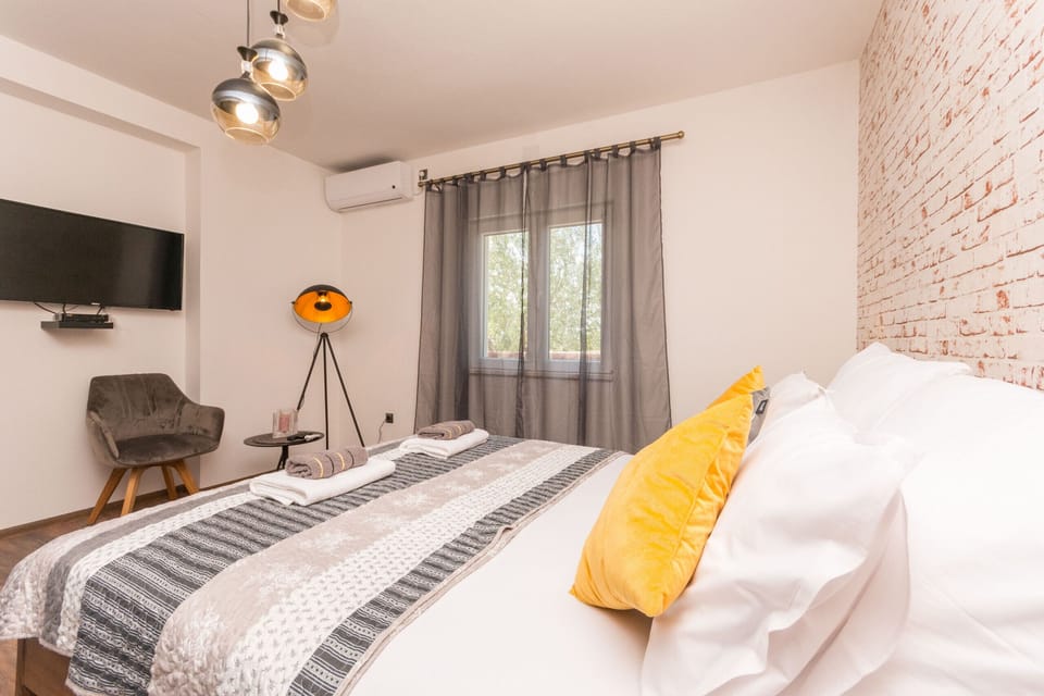 Villa, 3 Bedrooms, Accessible, Private Pool | 3 bedrooms, free cribs/infant beds, bed sheets