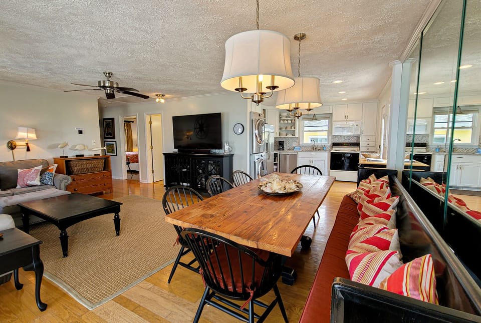 Dining Room - 18