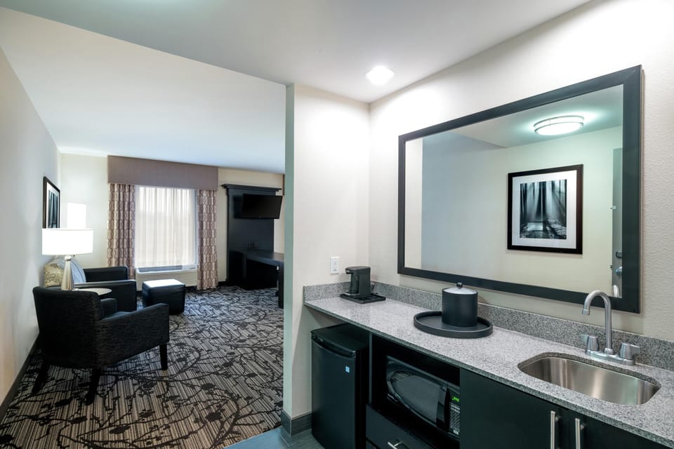 Studio Suite, 2 Queen Beds | Egyptian cotton sheets, premium bedding, in-room safe, blackout drapes