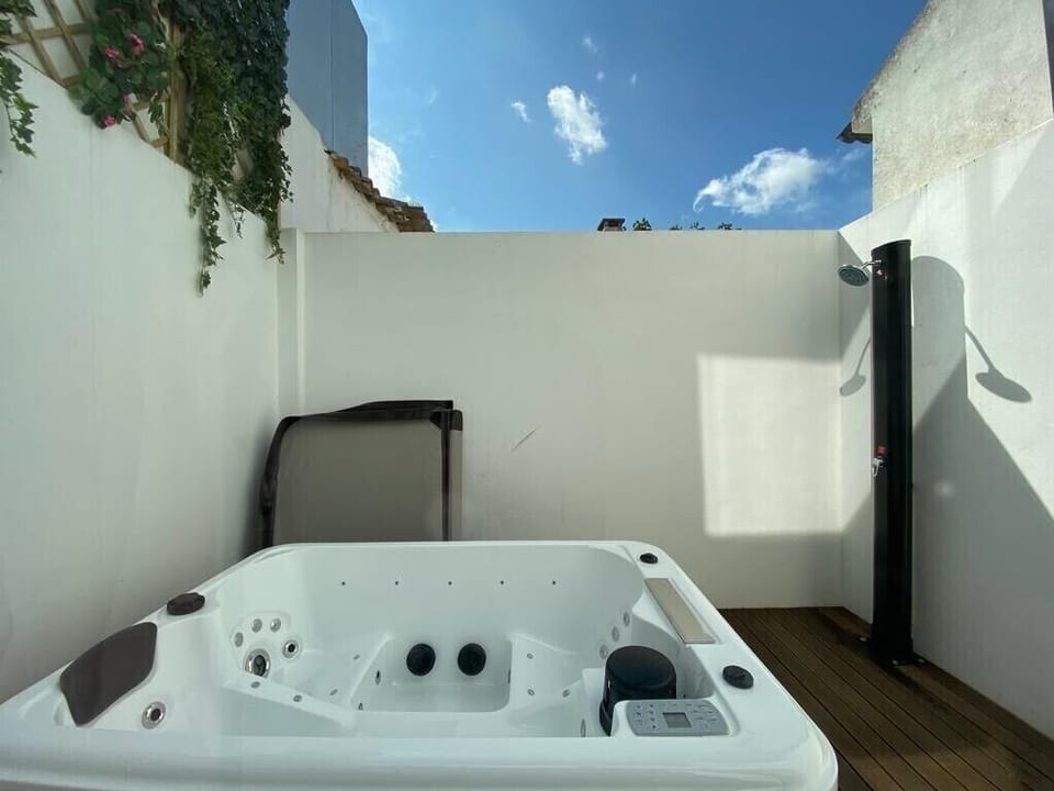 Jacuzzi res do chão 