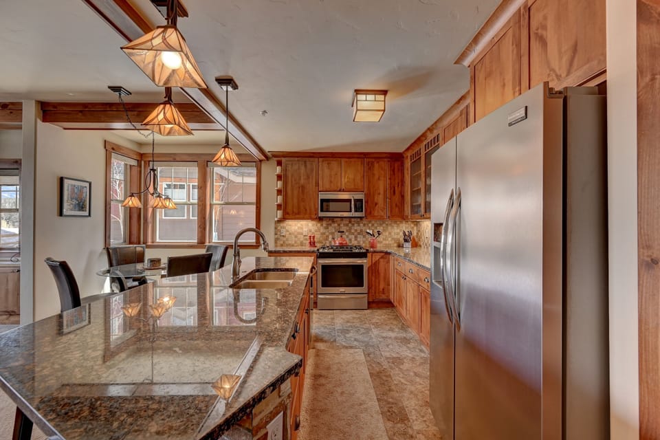 Condo, 2 Bedrooms | Private kitchen | Fridge, microwave, oven, coffee/tea maker