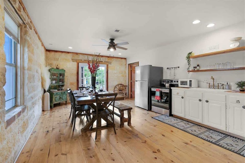 Gorgeous Kitchen & Dining Room Photo 5 of 5