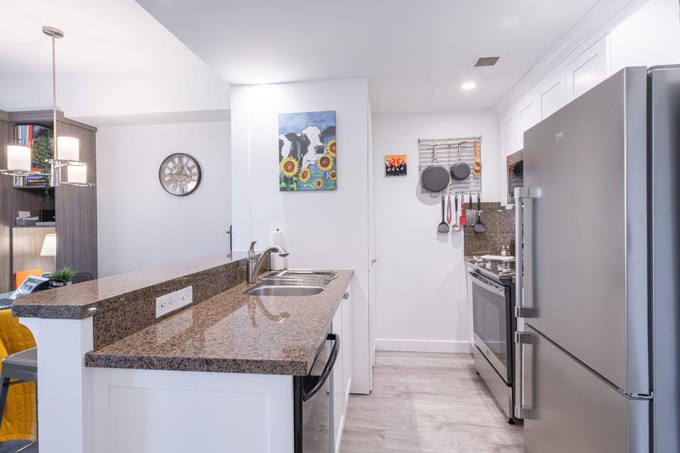 Full kitchen