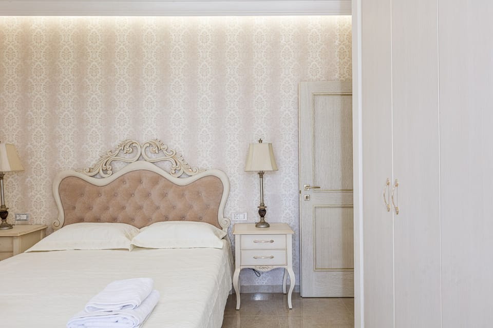 Stimulating bedroom design.
