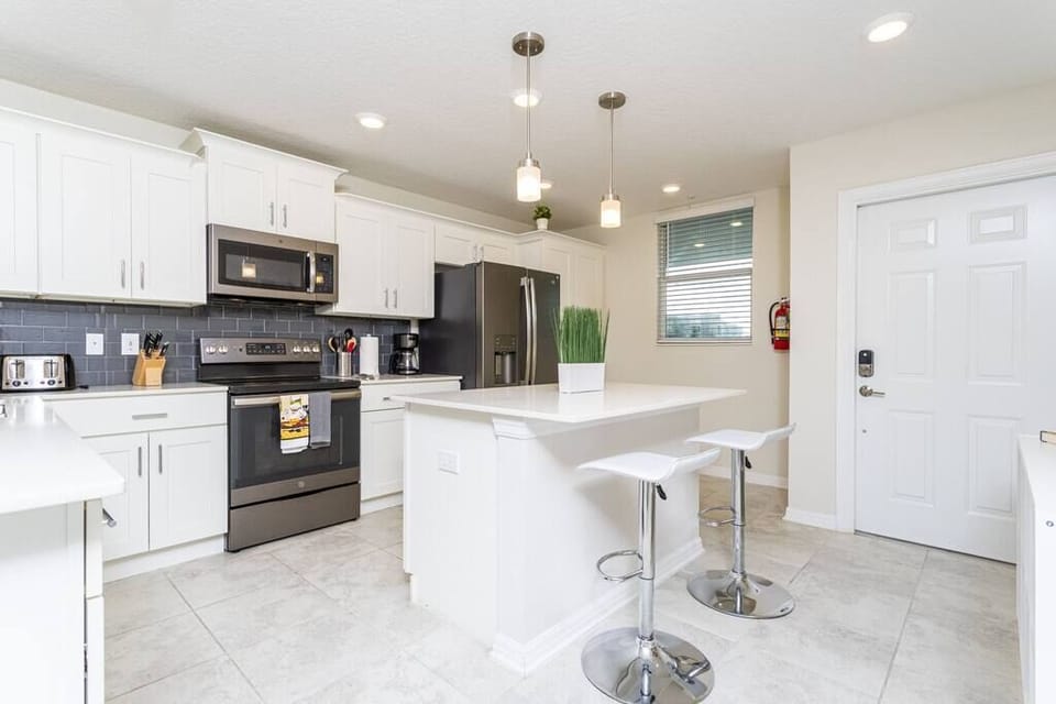 16-3111paradoxcir.-storeylakeunit105-1017
