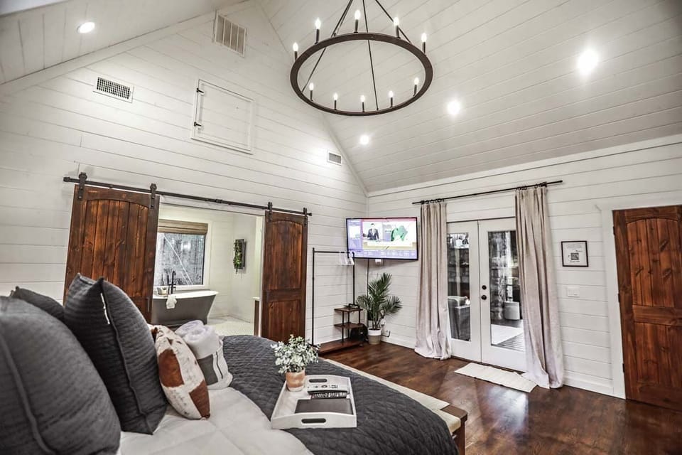 11-bedroom