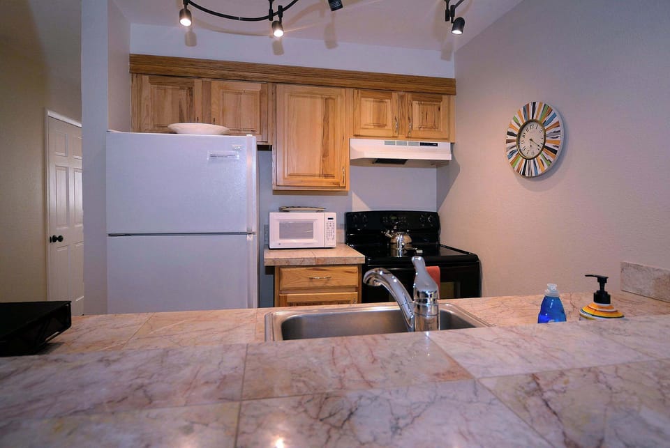 Kitchen, keurig coffee maker