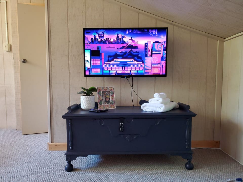 Bear Room - 2nd Floor bedroom with a king bed, tv with roku and sitting area.