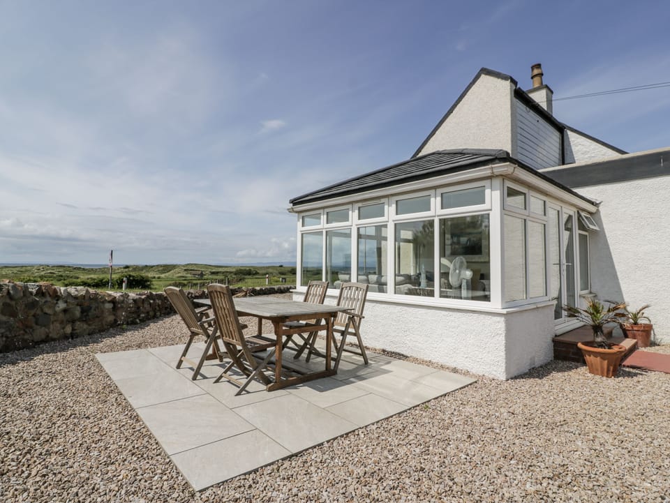 Cottage | Outdoor dining