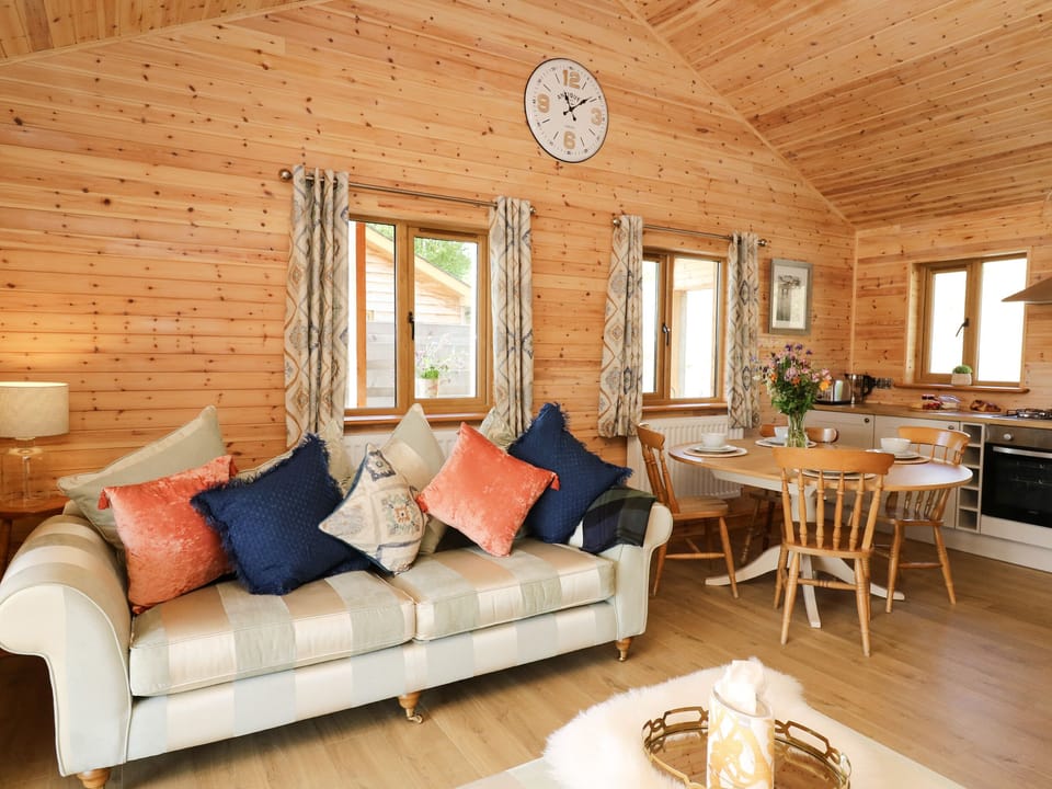 Cottage | Living room | TV, fireplace