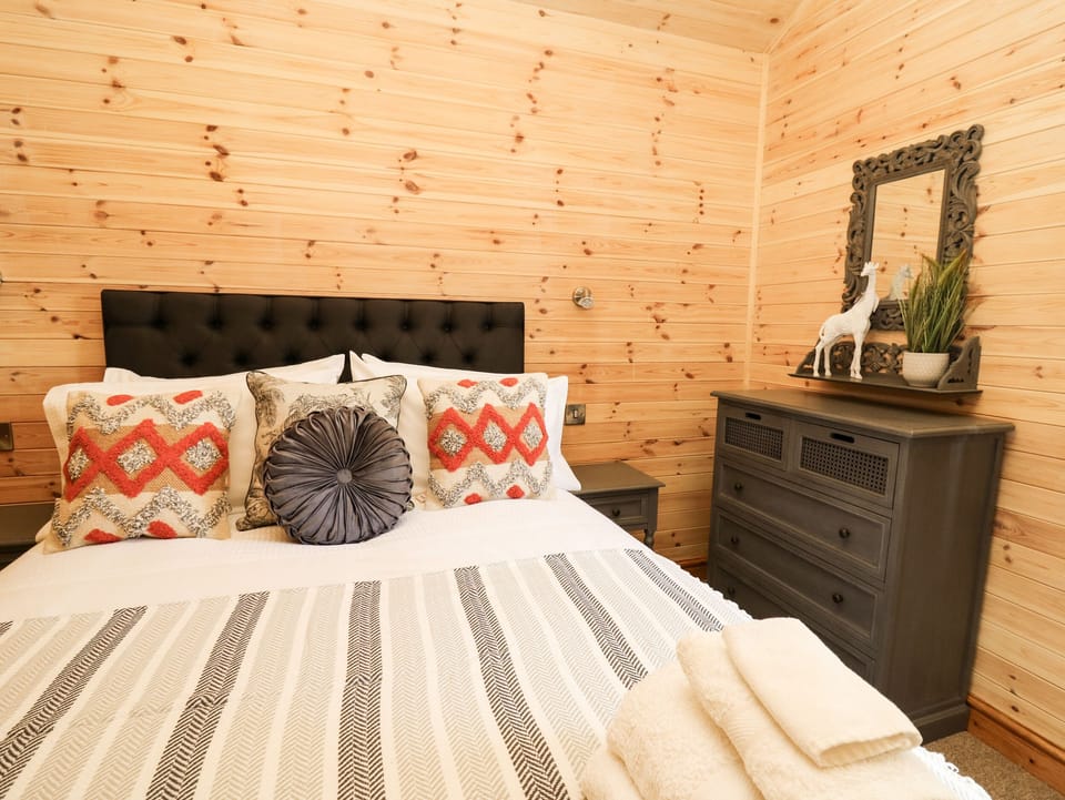 Cottage | 2 bedrooms, individually decorated, individually furnished, free WiFi