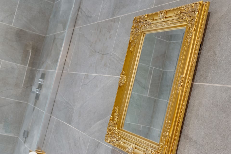 Apartment | Bathroom | Shower, rainfall showerhead, free toiletries, hair dryer