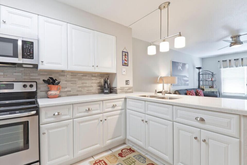 We've packed our kitchen full of everything you might need to make a homecooked meal for your family. Stock up on groceries and spices at our charming local grocery Blue Marlin South Padre Island!