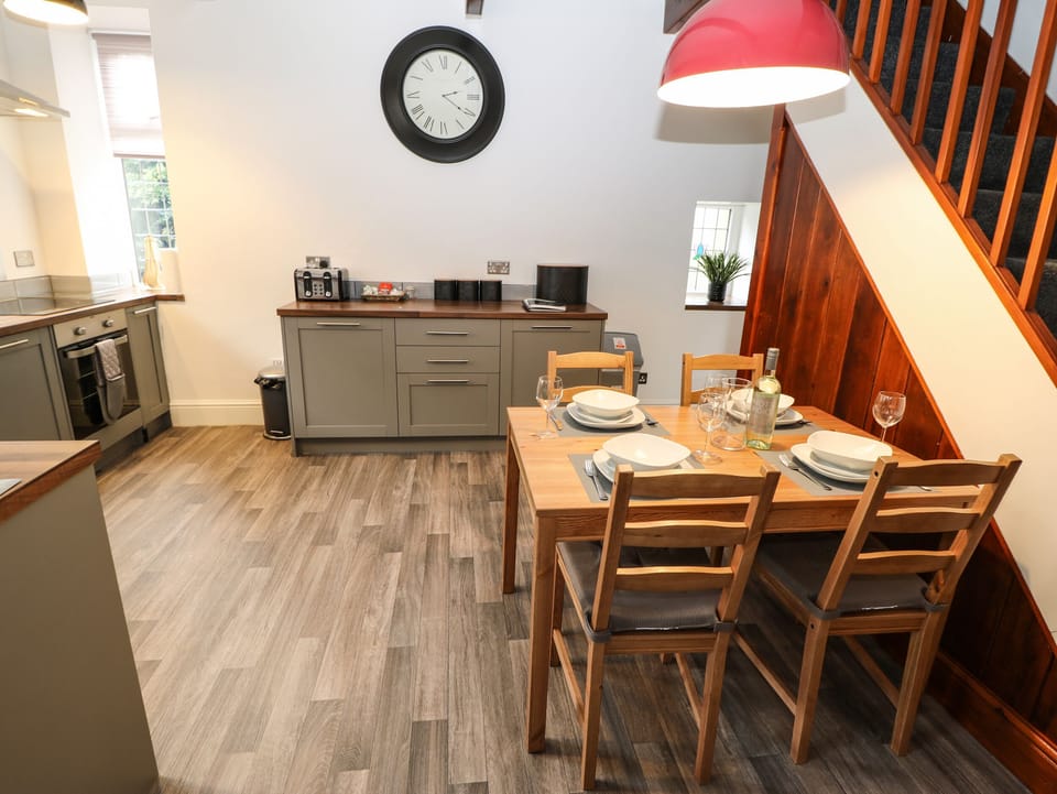 Cottage | Private kitchen | Fridge, microwave, dishwasher, electric kettle