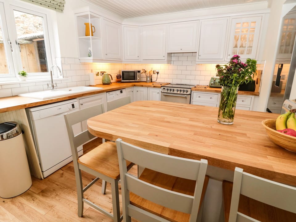 Cottage | Interior