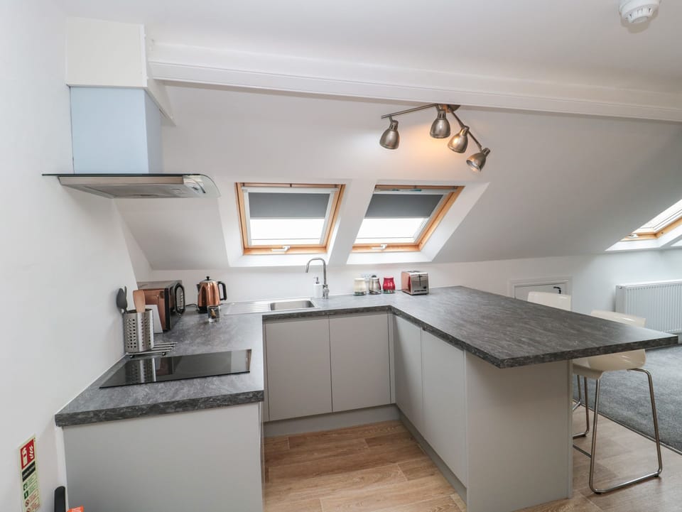 Cottage | Private kitchen | Fridge, dishwasher, electric kettle, toaster