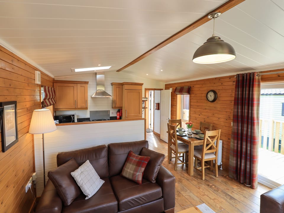 Cottage | Living area | TV