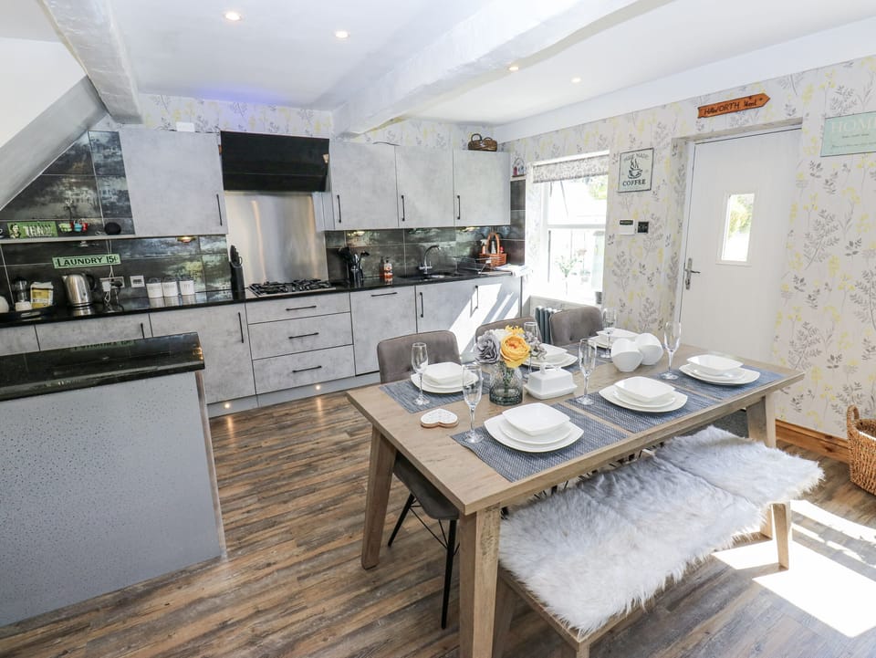 Cottage | Interior