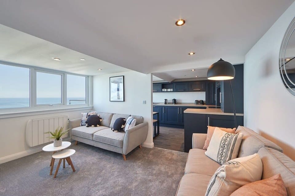 Pier View Penthouse, Whitby - Host & Stay