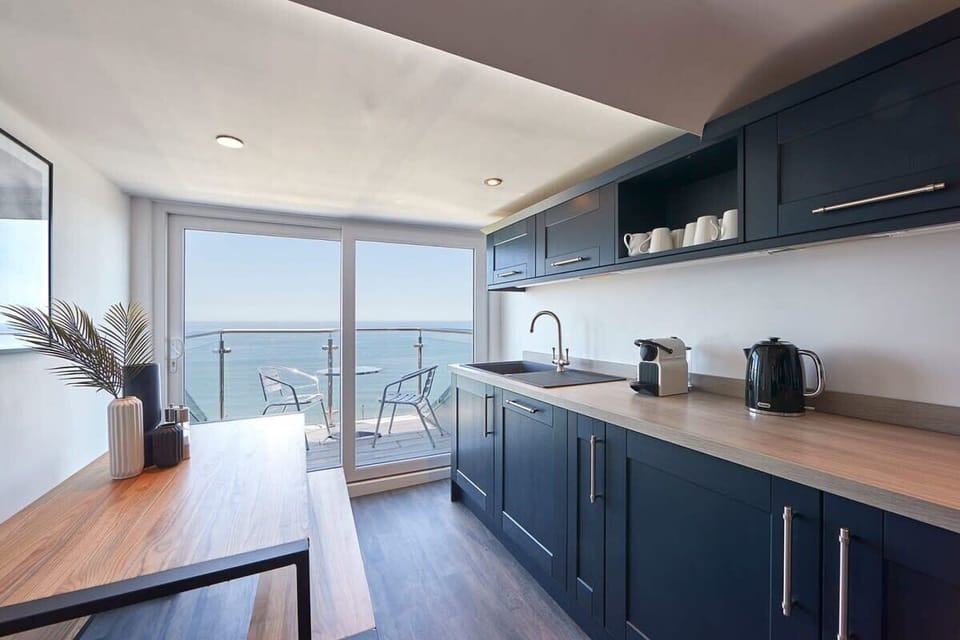 Pier View Penthouse, Whitby - Host & Stay