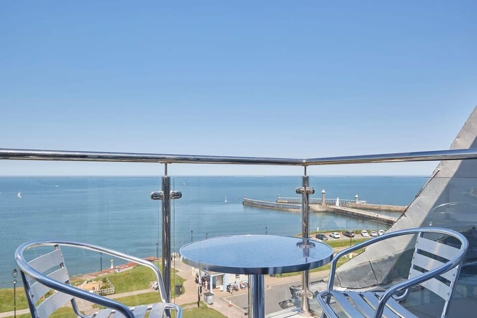 Pier View Penthouse, Whitby - Host & Stay