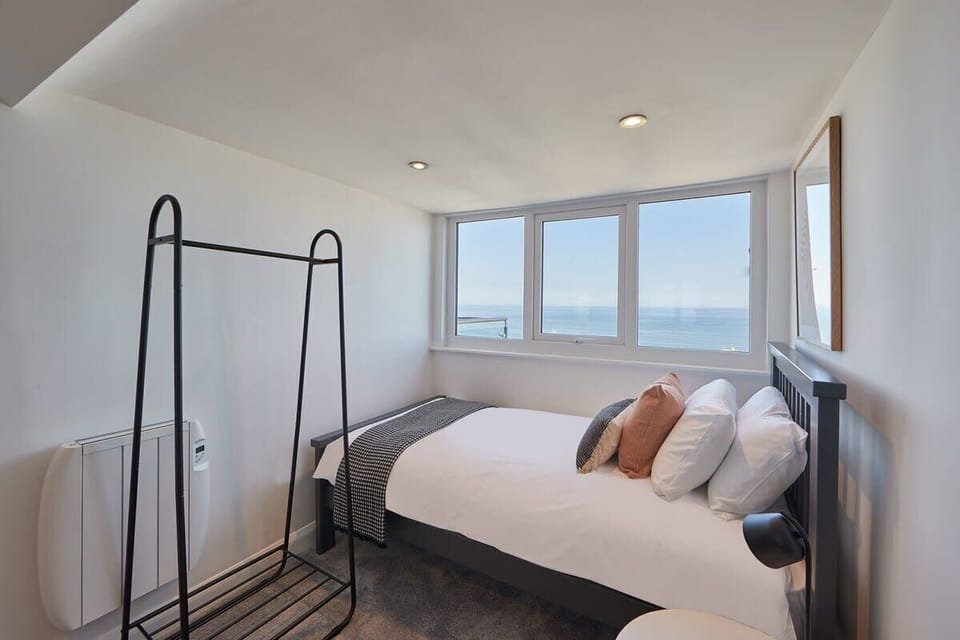 Pier View Penthouse, Whitby - Host & Stay