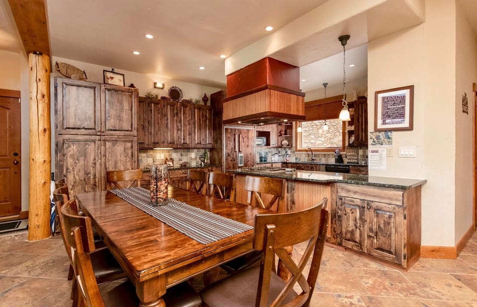 House, 5 Bedrooms | Private kitchen | Coffee/tea maker, fridge, oven, toaster
